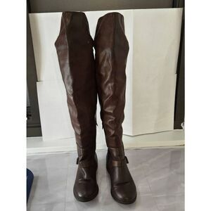 Daizy Women's Size 7.5 Brown Knee High Boot